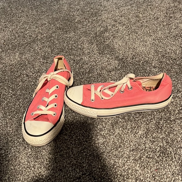Women’s size 6 pink converse good used condition - Picture 6 of 7